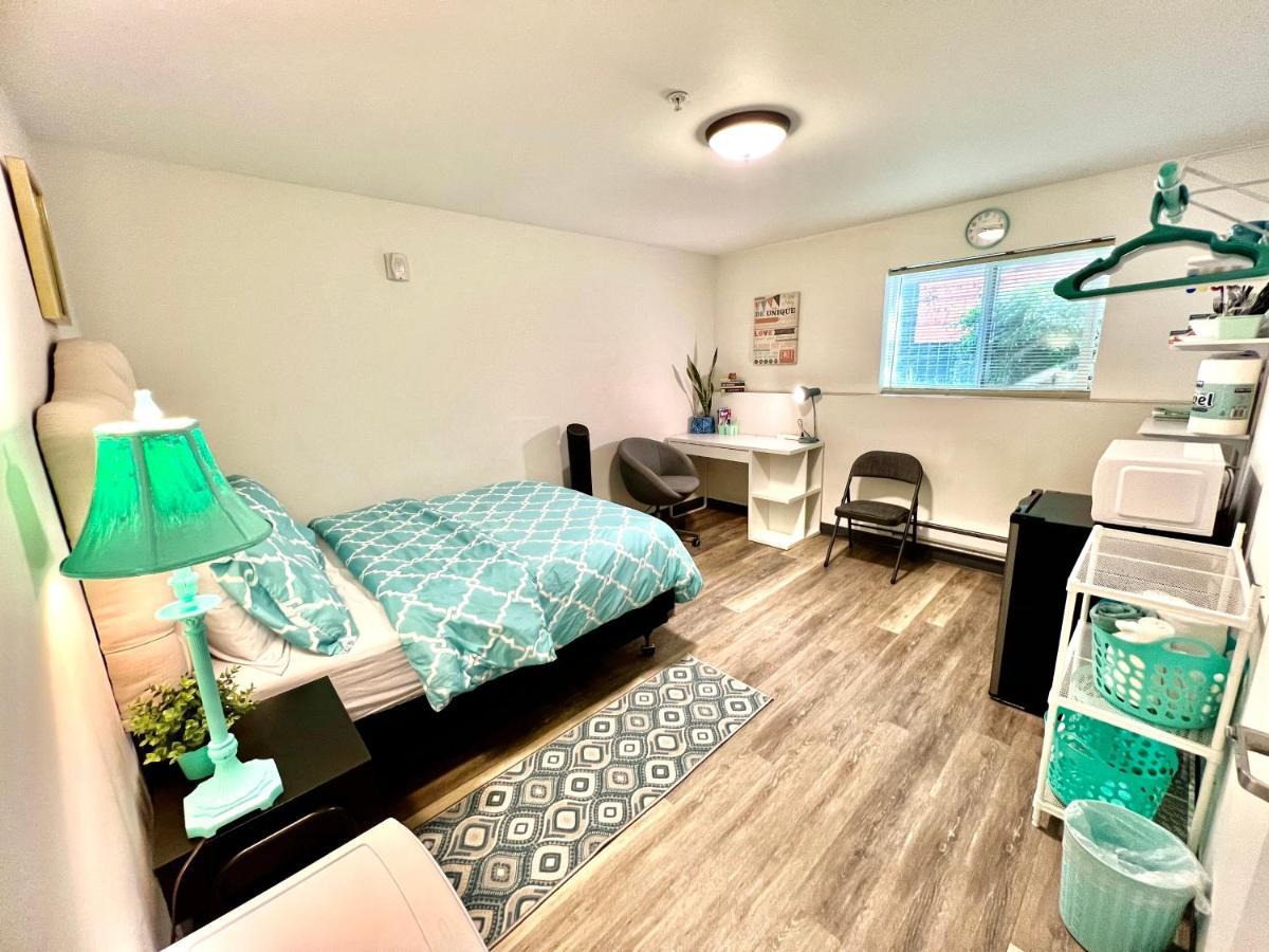 Private Room With Shared Bathroom On The 1St Floor 10 Minutes Walk To University Of Washington シアトル エクステリア 写真