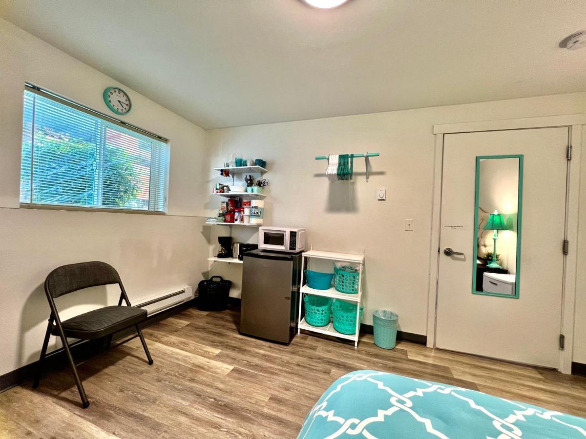 Private Room With Shared Bathroom On The 1St Floor 10 Minutes Walk To University Of Washington シアトル エクステリア 写真