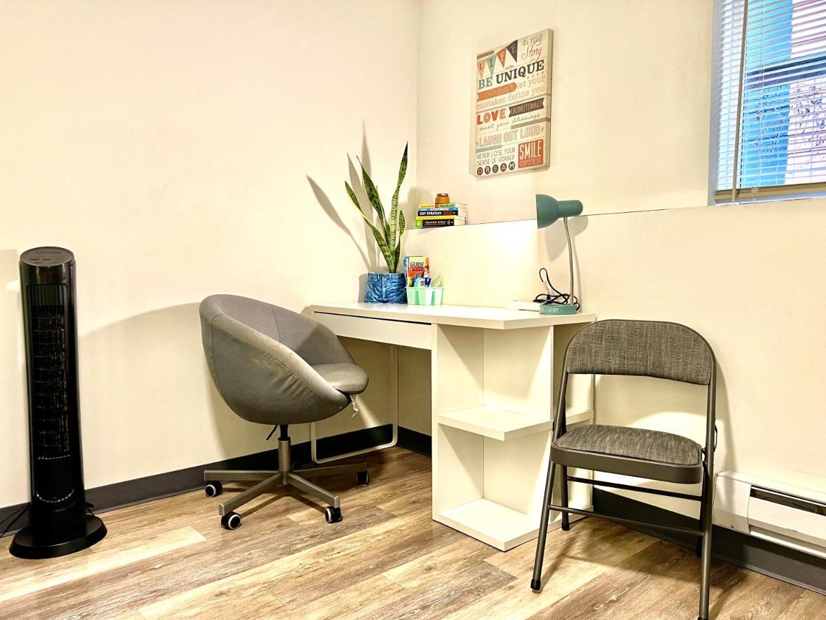Private Room With Shared Bathroom On The 1St Floor 10 Minutes Walk To University Of Washington シアトル エクステリア 写真